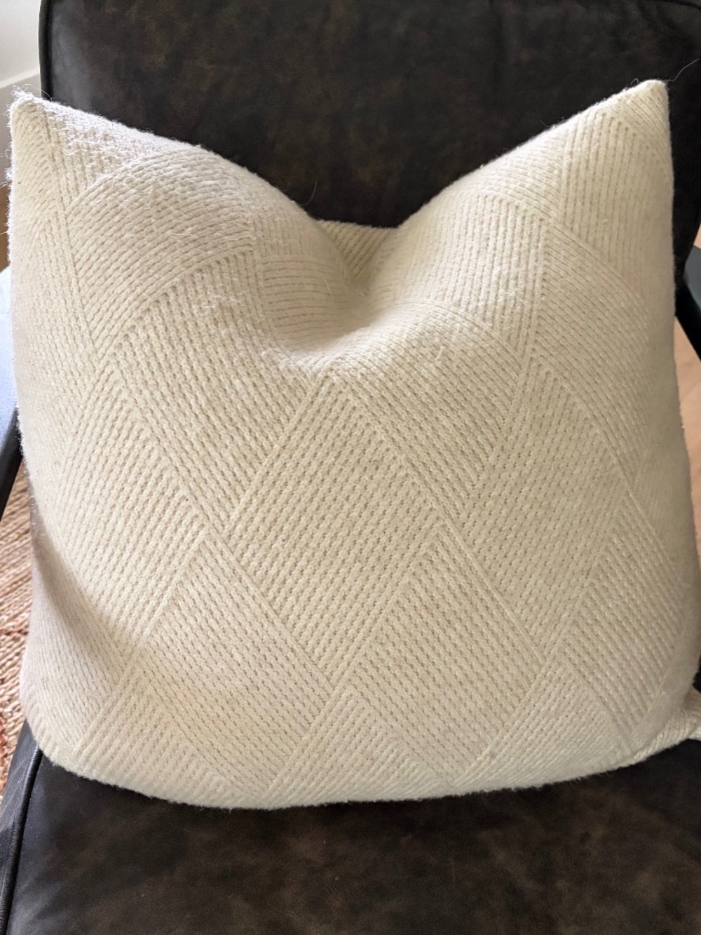 Crate & Barrel CREAM DIAMOND KIT ALPACA BLEND 20 X 20 INCH PILLOW COVER